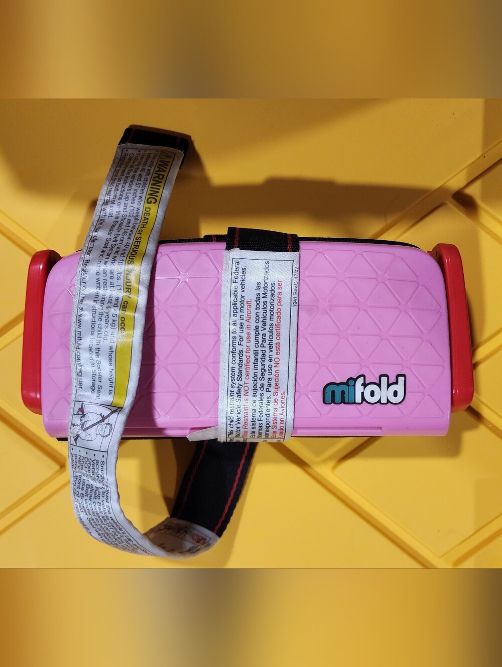 Mifold Comfort Grab And Go Compact Travel Backless Booster Seat Kid
